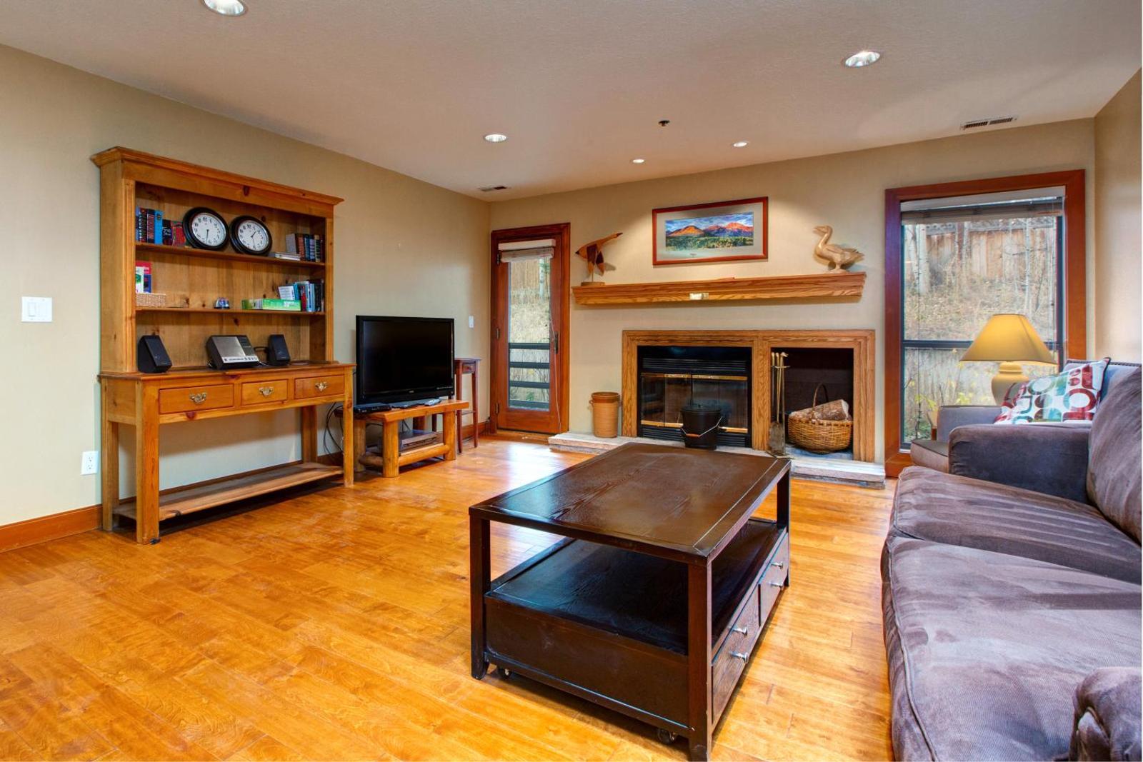 Silver Cliff Condo Main image 2